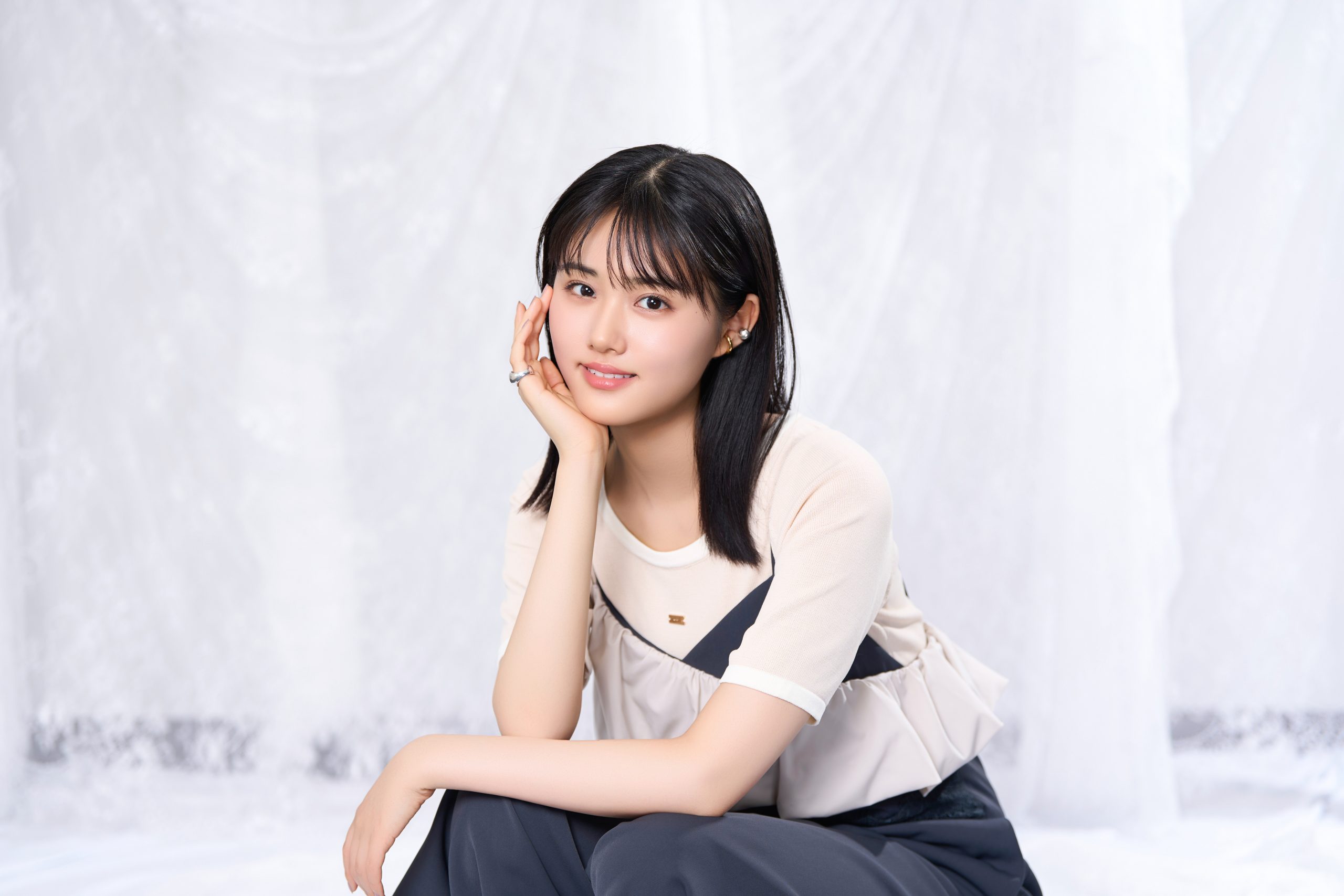 劇場アニメ『不思議の国でアリスと -Dive in Wonderland-』で「安曇野りせ」役を務める原菜乃華さんにインタビュー！